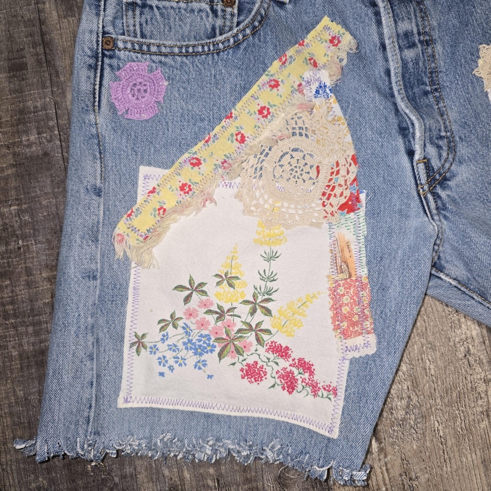 Upcycled Levis 501 shorts quilt lace doilies, embroidery‎ vintage tablecloth  34 - Picture 2 of 8